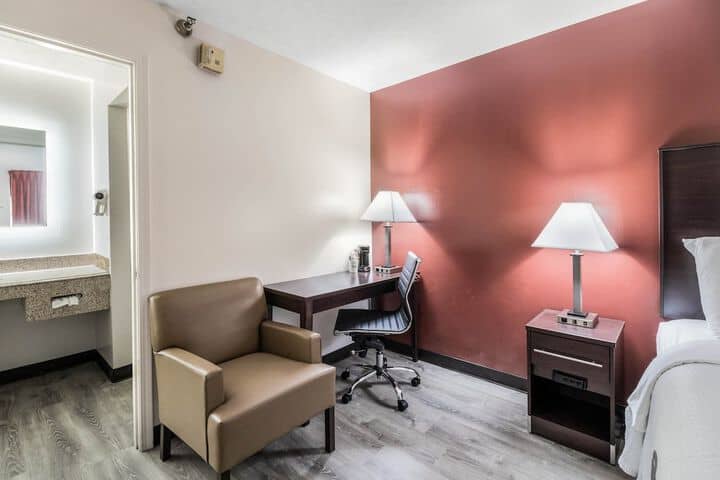 Room 10 of 30